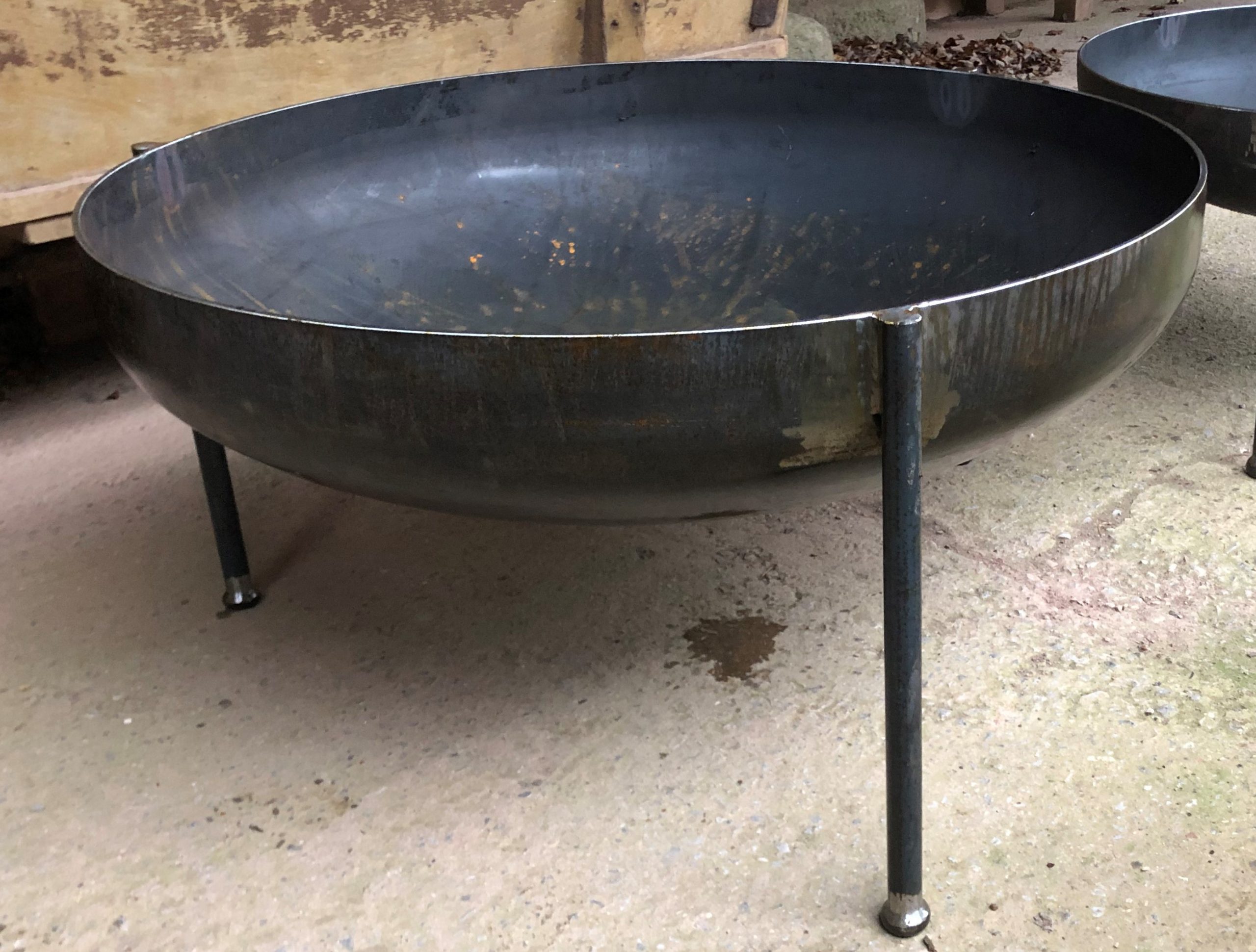 Extra Large Heavy Duty Fire Pit 900mm, Cast Iron Fire Pit